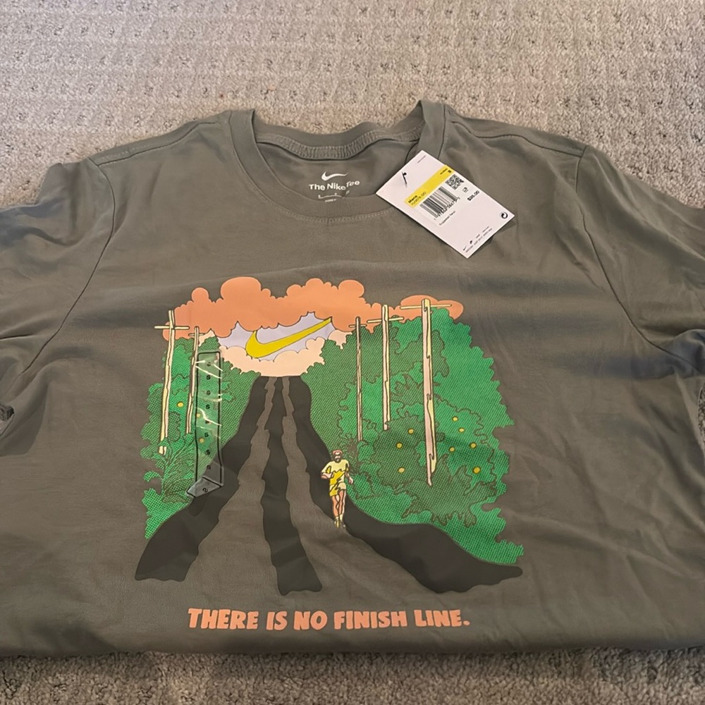 Nike tee shirt NWT